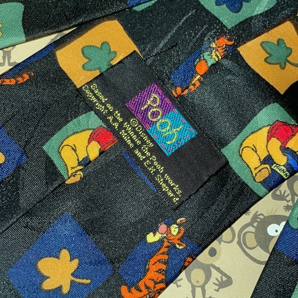 Disney Winnie the Pooh and friends fall/spring Tie - Picture 4 of 6